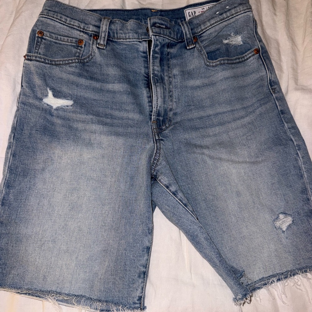 Gap women’s Distressed Denim Shorts - Blue
